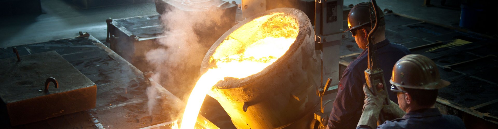 Foundry since 1877 metall cast in action